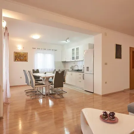 Apartman Sunny Appartamento Traù