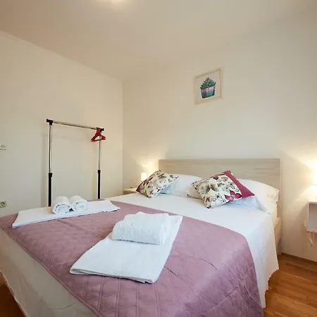Apartman Sunny * 特罗吉尔