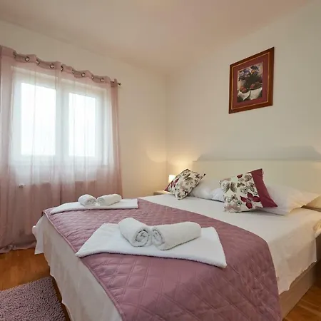 Apartman Sunny * Traù